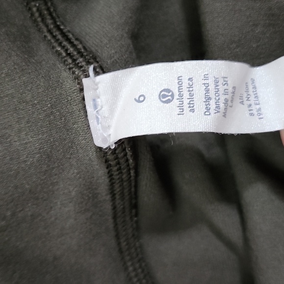 Lululemon Women's Everlux Waistband Training Crop - 15" Inseam - Picture 3 of 7